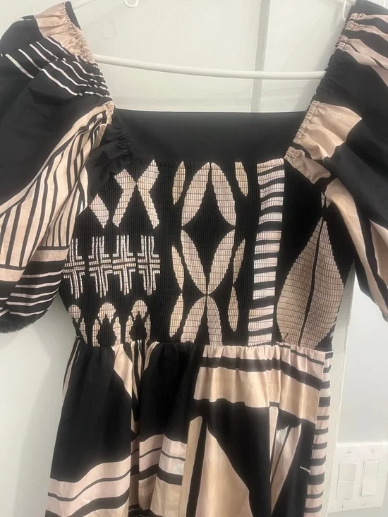 Express Black Smocked Puff Sleeve Midi Dress Size S - Picture 2 of 4